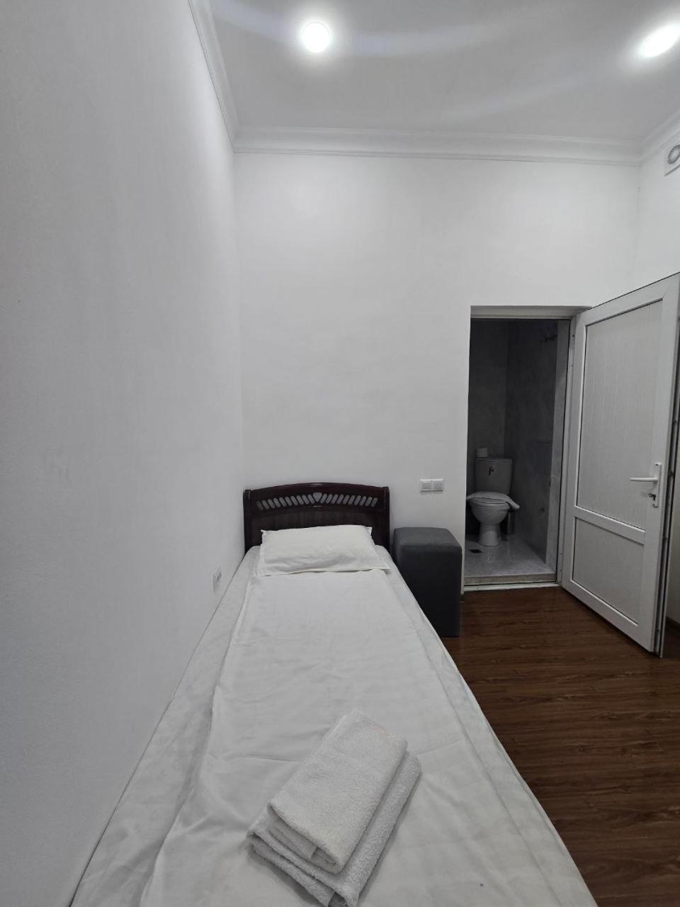 Guesto Hostel Taskent Exterior foto